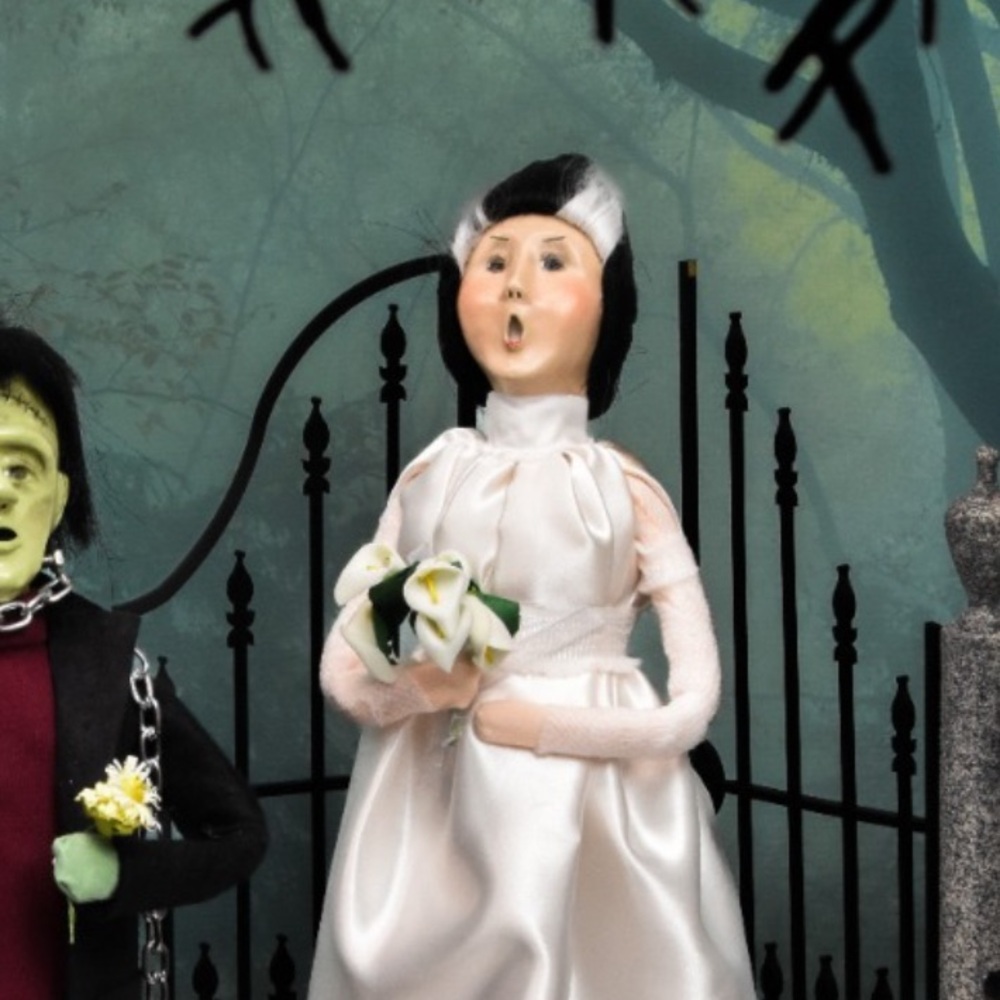 Byers Choice FRANKENSTEIN BRIDE Halloween or Everyday Brand New
